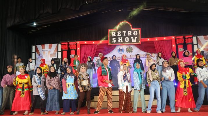 Pagelaran SMKN 1 Kebumen 2025 - Tema Retro Show.JPG