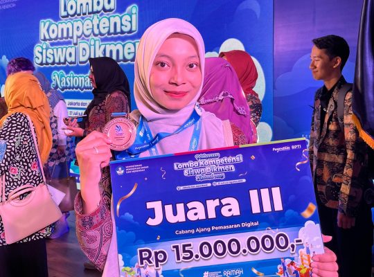 Putri Juara 3 LKS nasional